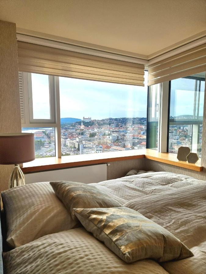 Majestic Golden View Apartamento Bratislava Exterior foto